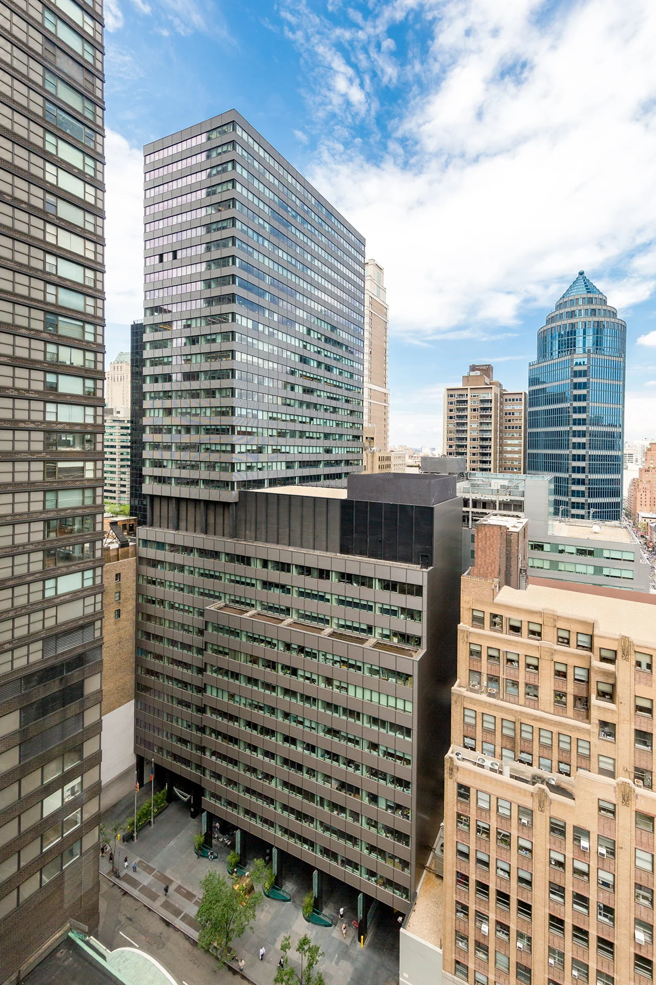 111 East 58th Street tower and lower floors between Park Avenue & Lexington Avenue