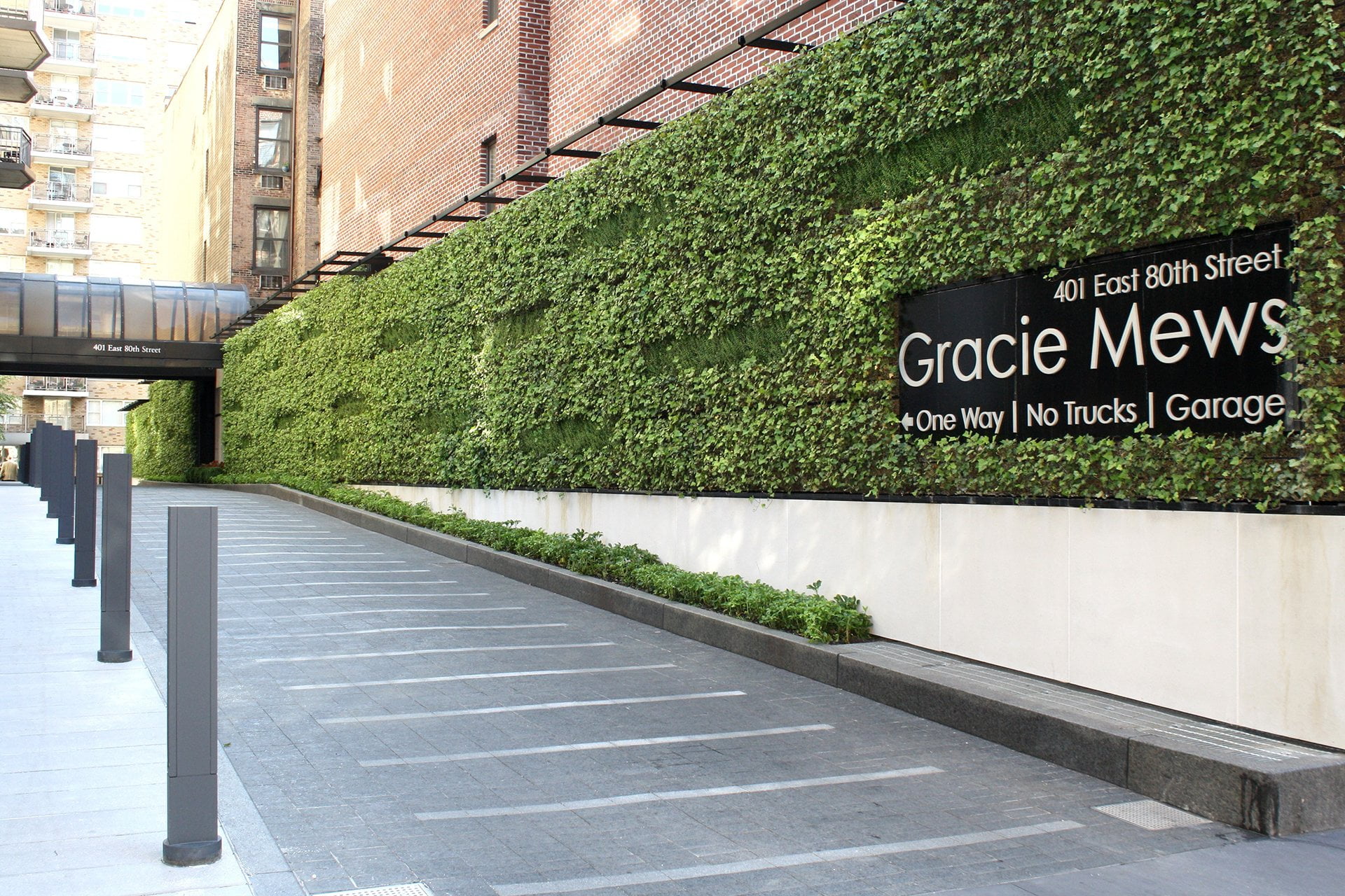 View of the drive and entryway at Gracie Mews building located at 401 East 80th Street