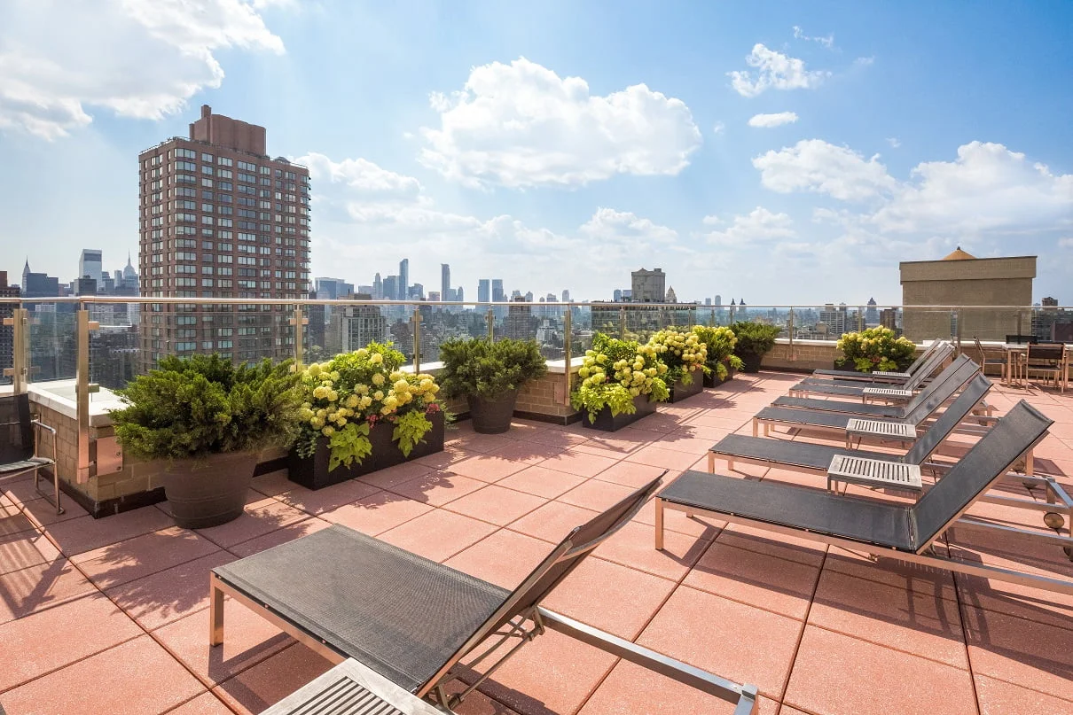 The rooftop deck at Gracie Mews located at 401 East 80th Street