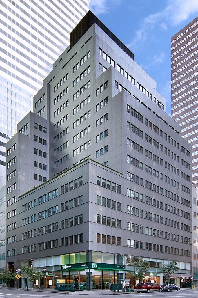 View of entire building at 880 Third Avenue